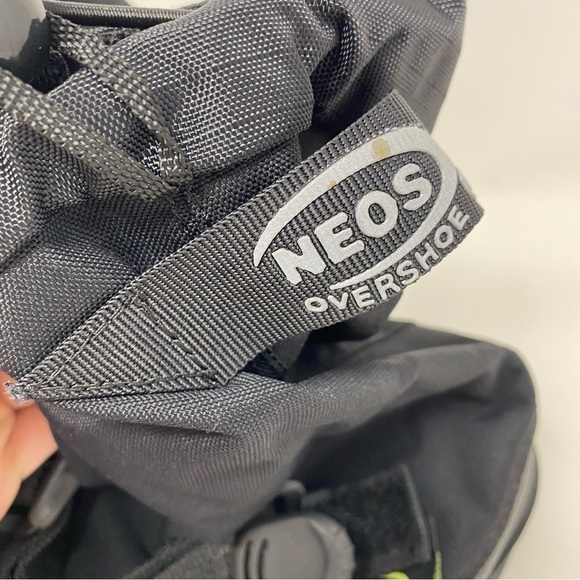 NEOS Voyager Waterproof Overshoes Black Size Small NWT Winter Boot Covers - Picture 5 of 9
